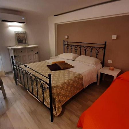 La Nicchia Del Borgo Lejlighed Taranto Eksteriør billede